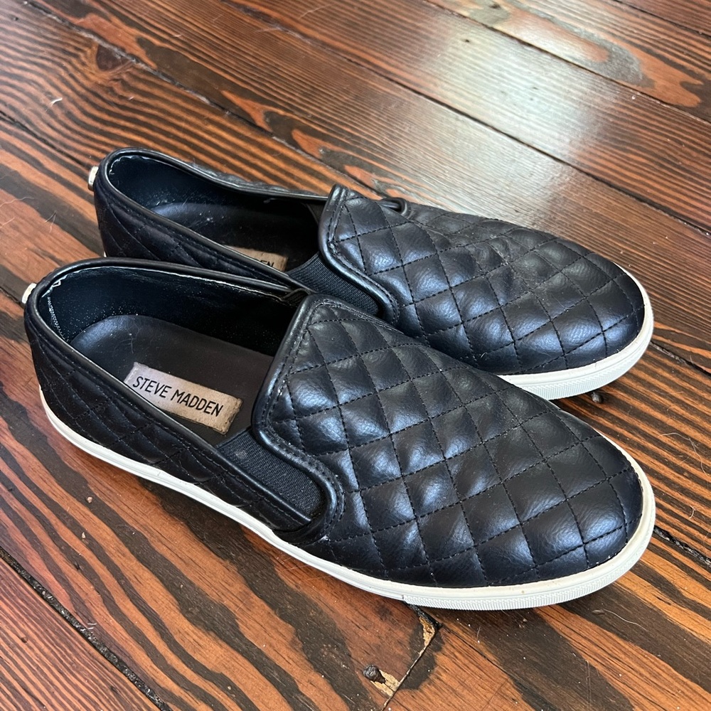 Steve Madden Women’s Ecentrcq Sneaker (Size 9.5)